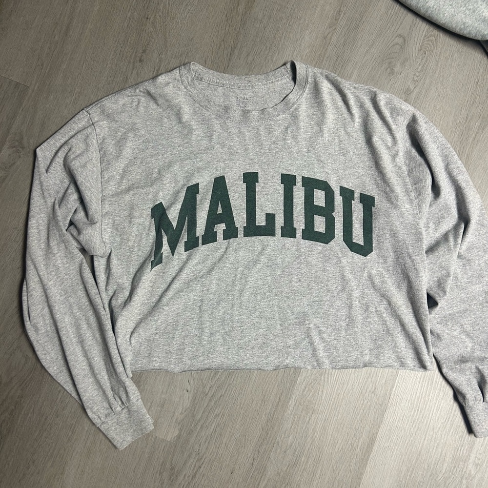 Brandy Melville Cropped Malibu Long Sleeve